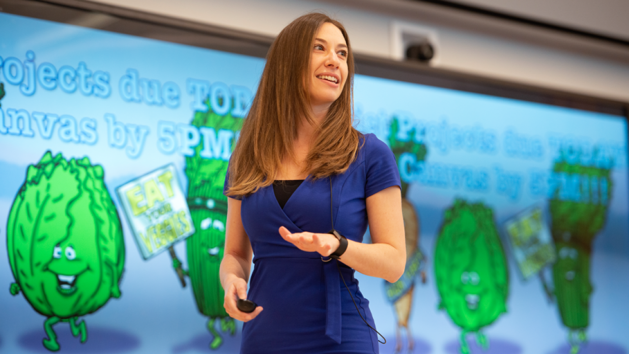 Debbie Fetter gives lecture to students taking her course, Nutrition 10.